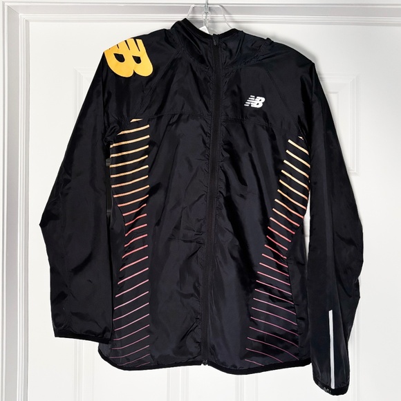 New Balance Reflective Accelerate Windcheater Jacket - Small - Picture 7 of 11